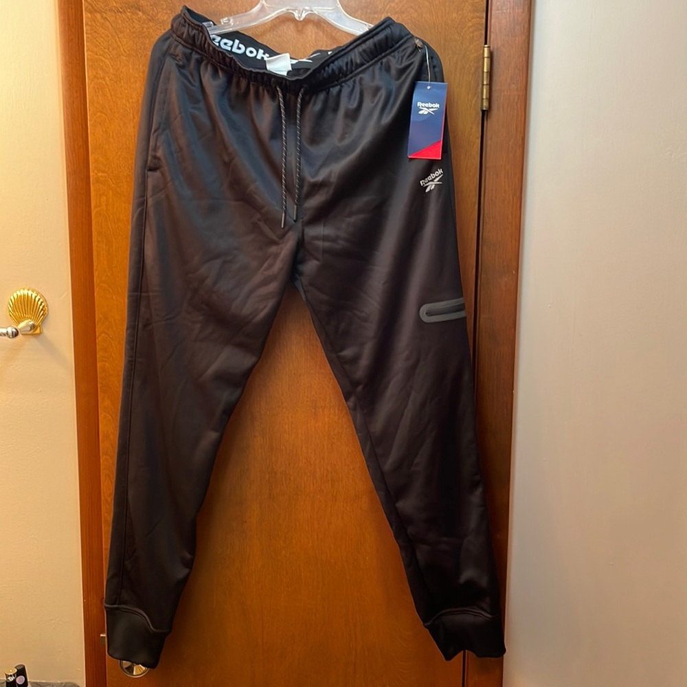NWT mens size medium Reebok joggers